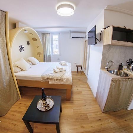 Plutus Apartments And Rooms With Free Parking โคเปร์ ภายนอก รูปภาพ