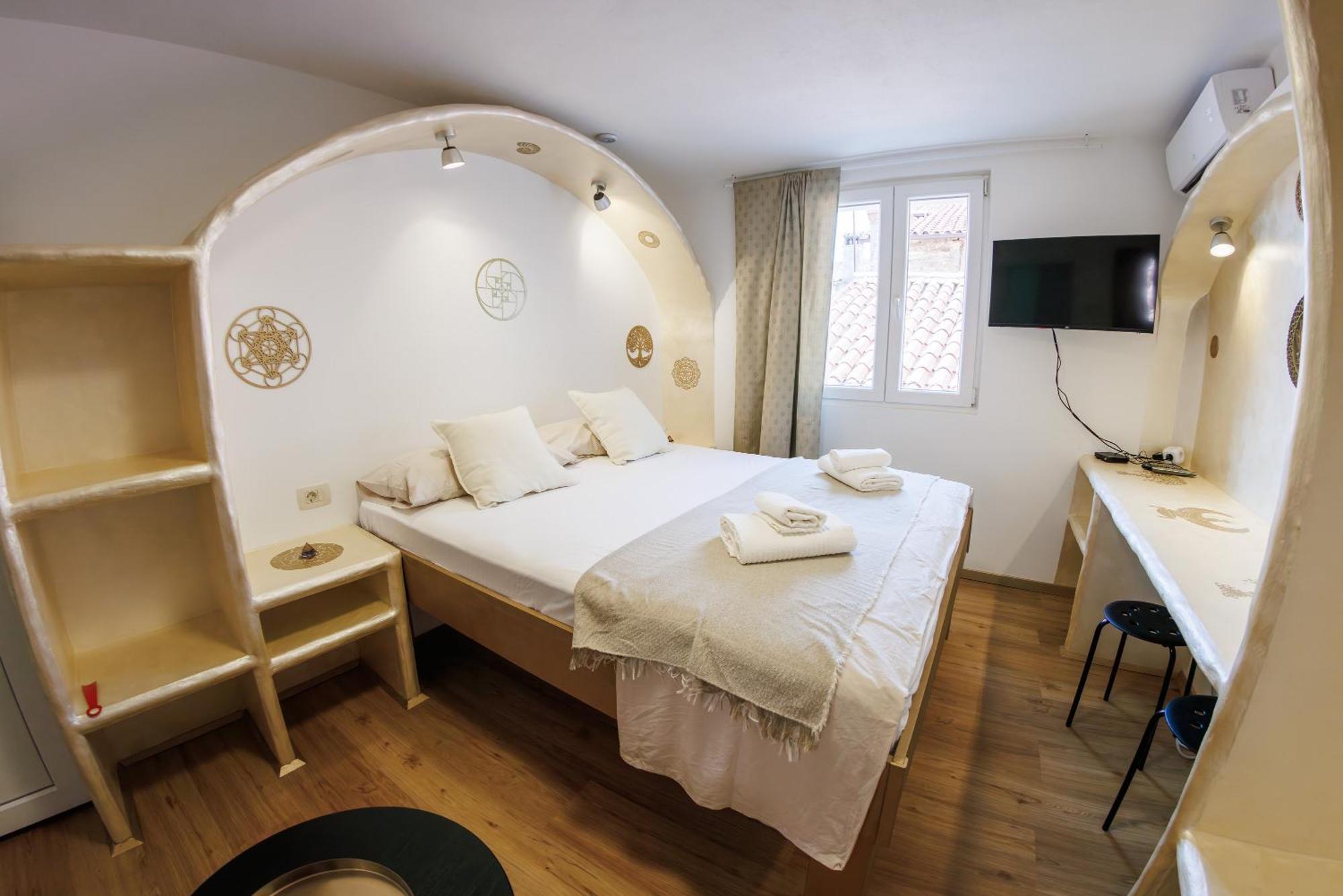 Plutus Apartments And Rooms With Free Parking โคเปร์ ภายนอก รูปภาพ