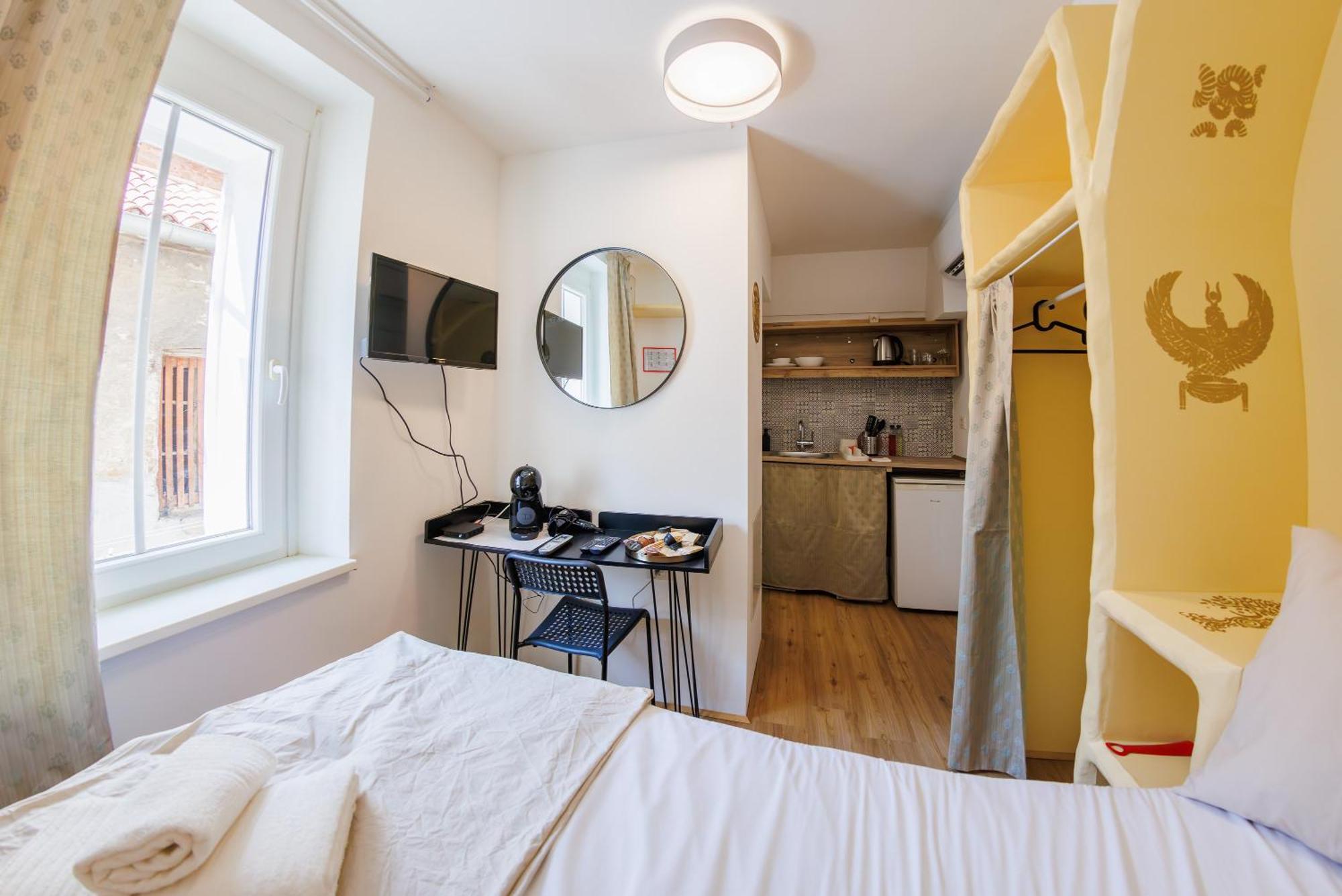 Plutus Apartments And Rooms With Free Parking โคเปร์ ภายนอก รูปภาพ