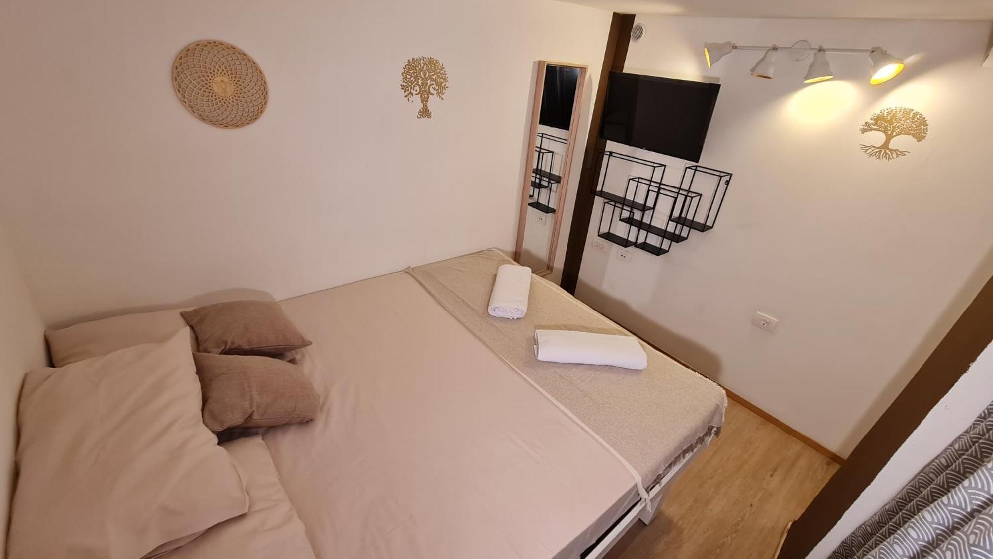 Plutus Apartments And Rooms With Free Parking โคเปร์ ภายนอก รูปภาพ